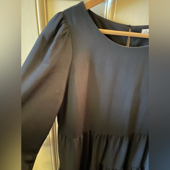 She + Sky Black Scoop Neck Long Sleeve Tiered Shift Dress Size M - Picture 3 of 7